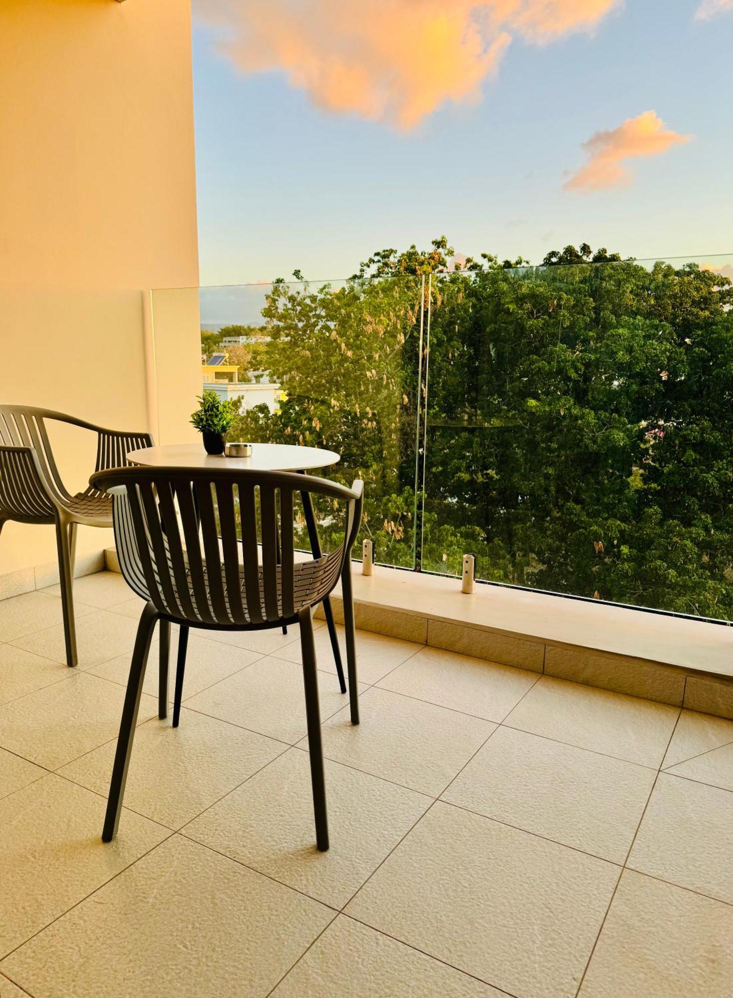 Modern Flat In Flic En Flac-Walk To The Beach Экстерьер фото